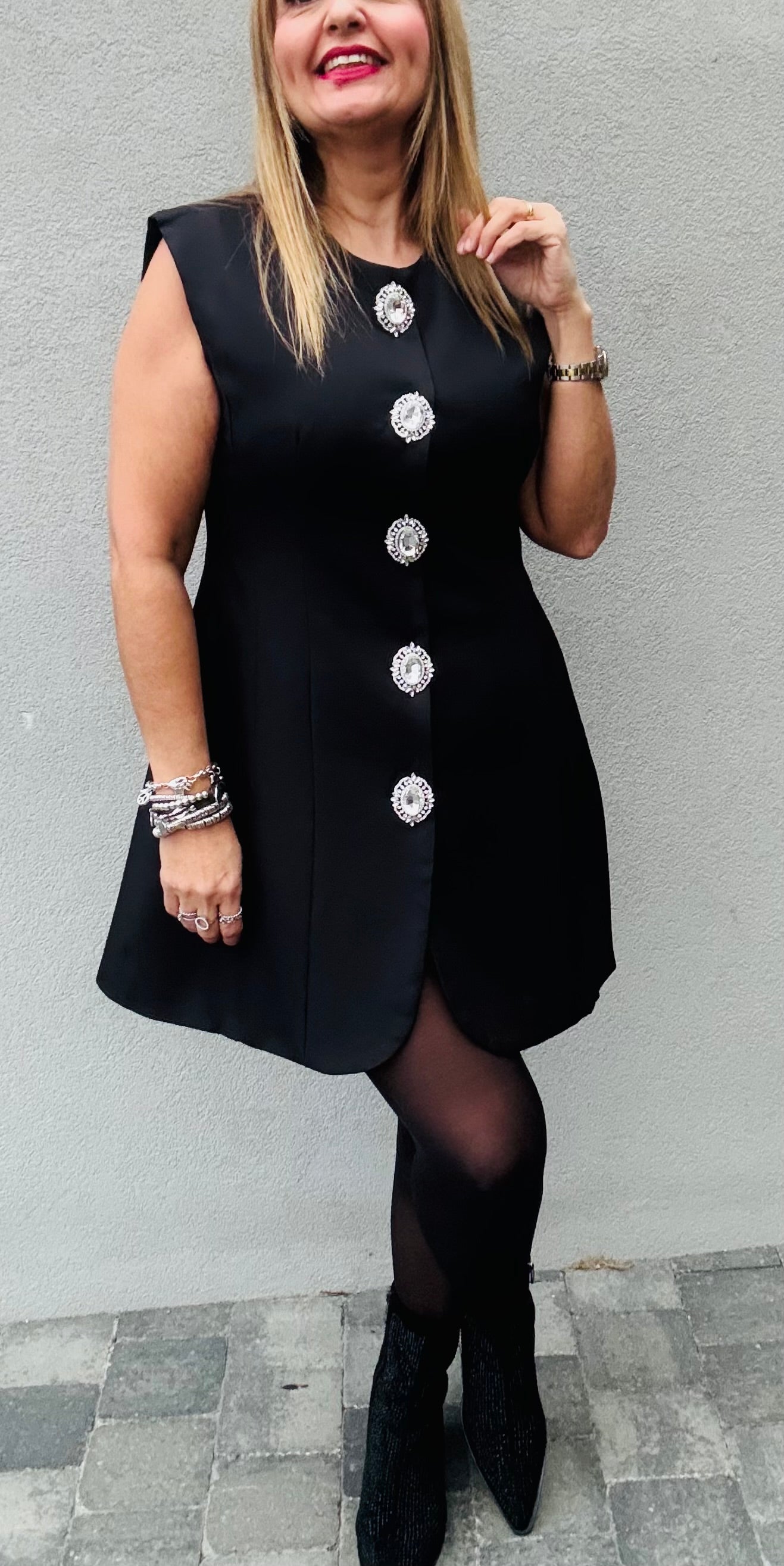 Robe bijoux noir
